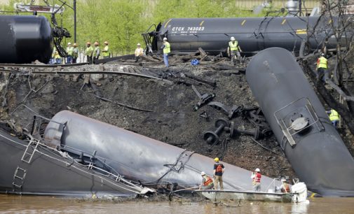 Broken Bolts Cause Rail Defects in U.S.